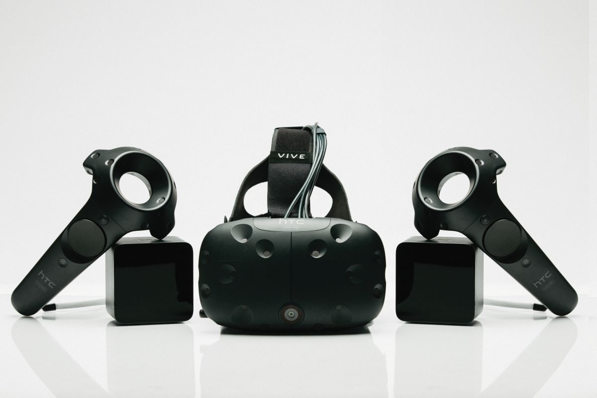 The of VR: from virtual reality goggles to UHD VR glasses